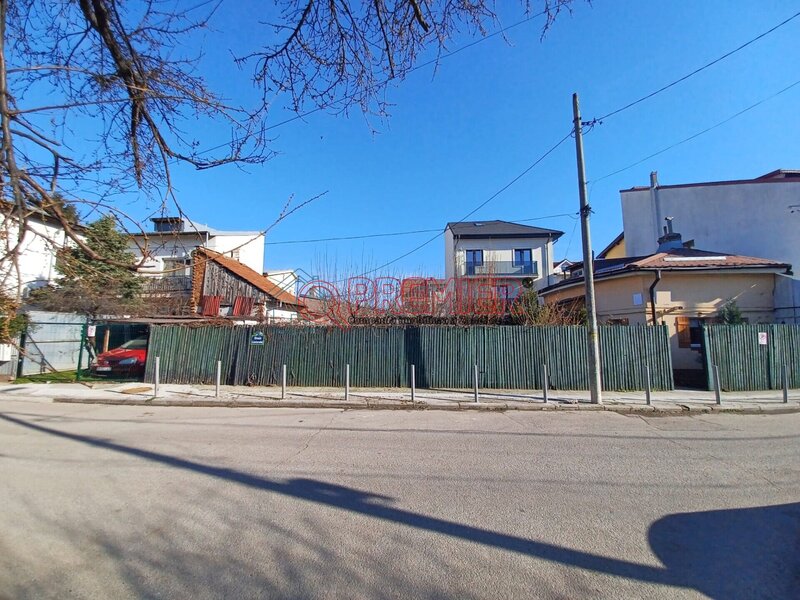 Brancoveanu - Martisor - Teren 330 mp deschidere 24 m liniari